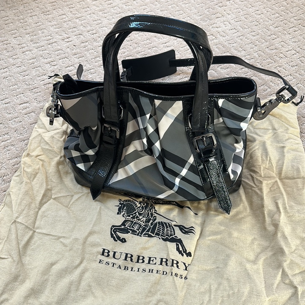 Burberry purse - Picture 3 of 4